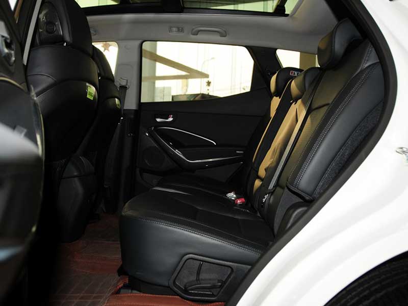 2013款 现代全新胜达 改款 3.0L 四驱舒适导航版 欧IV