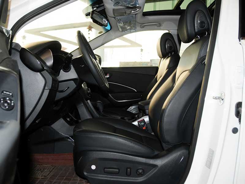 2013款 现代全新胜达 改款 3.0L 四驱舒适导航版 欧IV