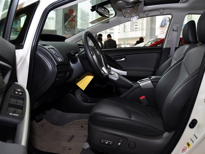 2012款 丰田普锐斯 1.8L 豪华先进版